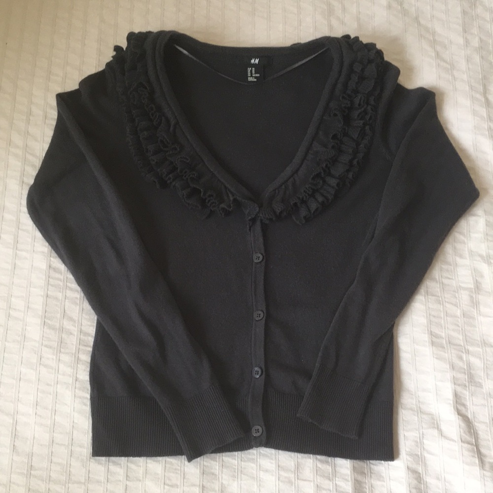 Ruffled collar sweater